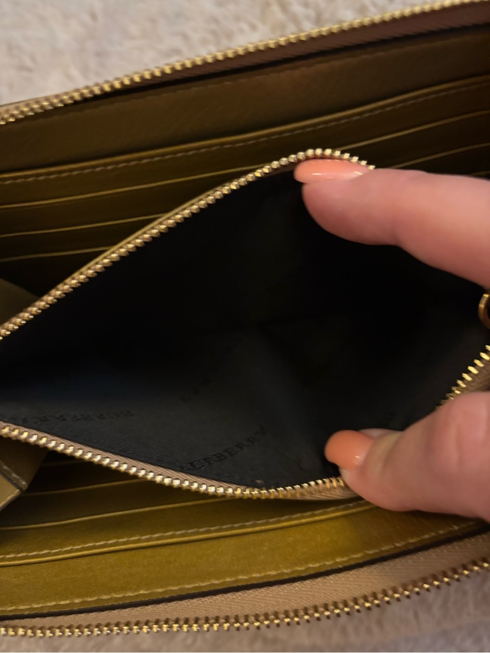 ✨Rare Vintage Burberry Metallic Gold Leather & Nova Check Zip Wallet - Picture 8 of 11